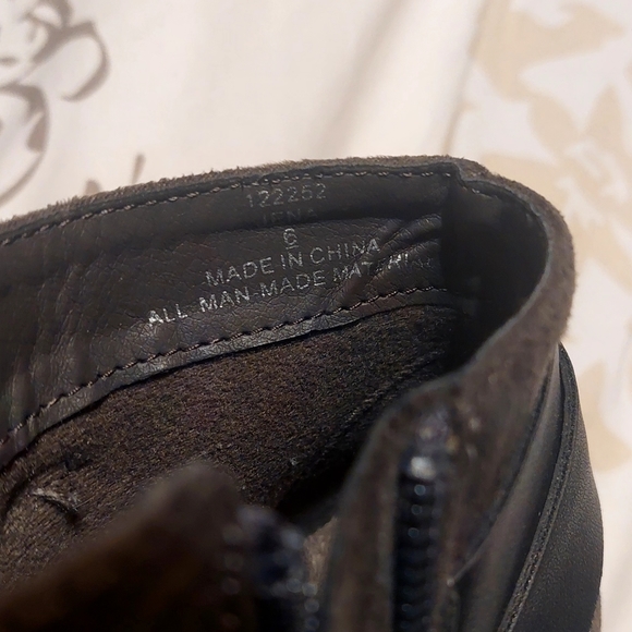 Boots - Picture 3 of 6